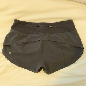 Lululemon Speed Up Low Rise Shorts 2.5”